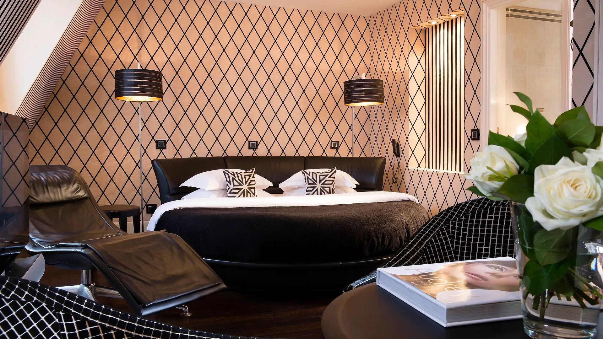 ****  Hotel Ares Eiffel Paris France