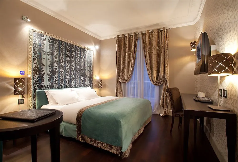 ****  Hotel Ares Eiffel Paris France