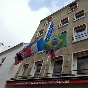 Internationale Des Jeunes Хостел