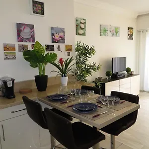 Apartment 9 Avenue De Carras